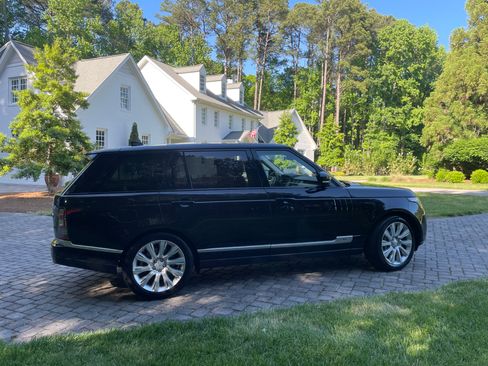 Used 2017 Land Rover Range Rover Long Wheelbase Supercharged image 4