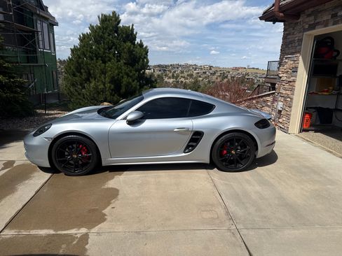 Used 2017 Porsche 718 Cayman S RWD image 2
