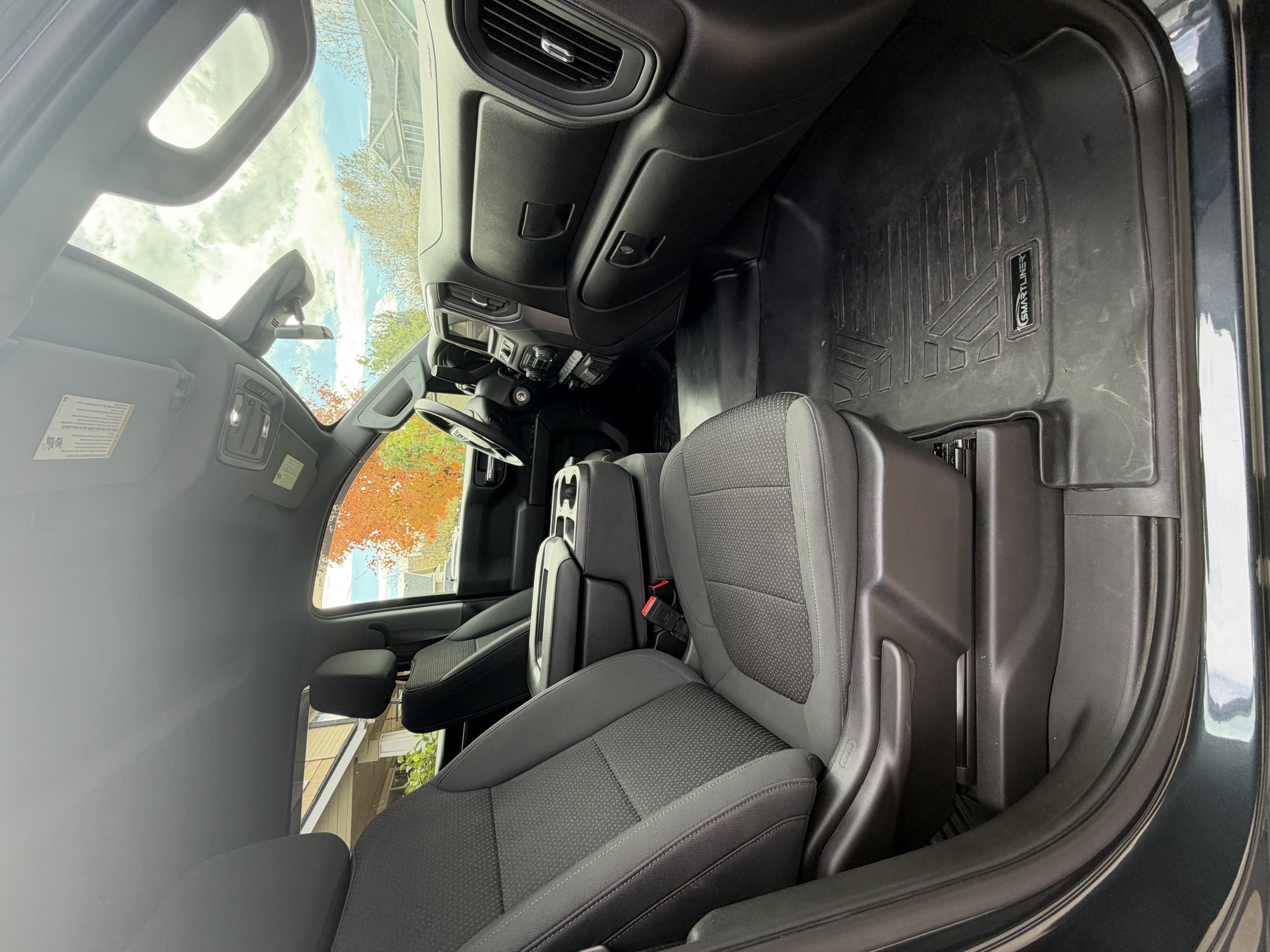 Used 2021 Chevrolet Silverado 1500 Custom w/ Safety Confidence Package AWD/4WD image 15
