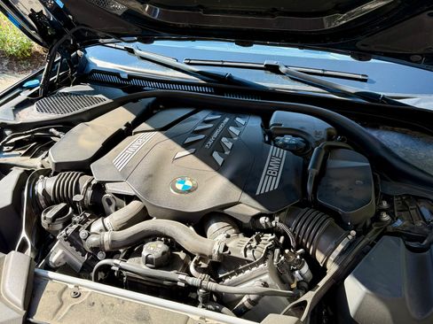Used 2023 BMW M550i xDrive w/ Dynamic Handling Package AWD/4WD image 11