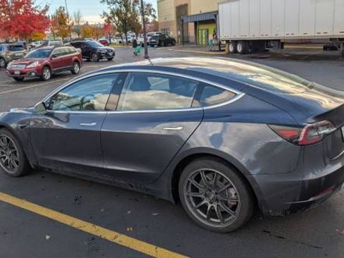 Used 2018 Tesla Model 3 Performance image 2