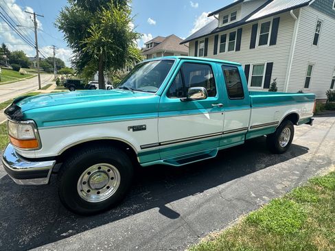 Used 1997 Ford F250 2WD SuperCab Heavy Duty image 1