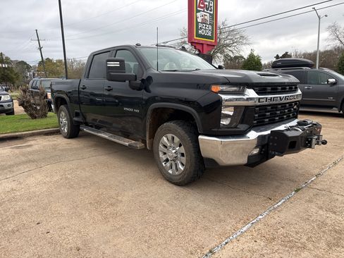 Used 2022 Chevrolet Silverado 2500 LT w/ Convenience Package image 2