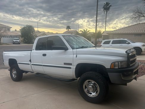 Used 1999 Dodge Ram 2500 Truck 4x4 Quad Cab image 4