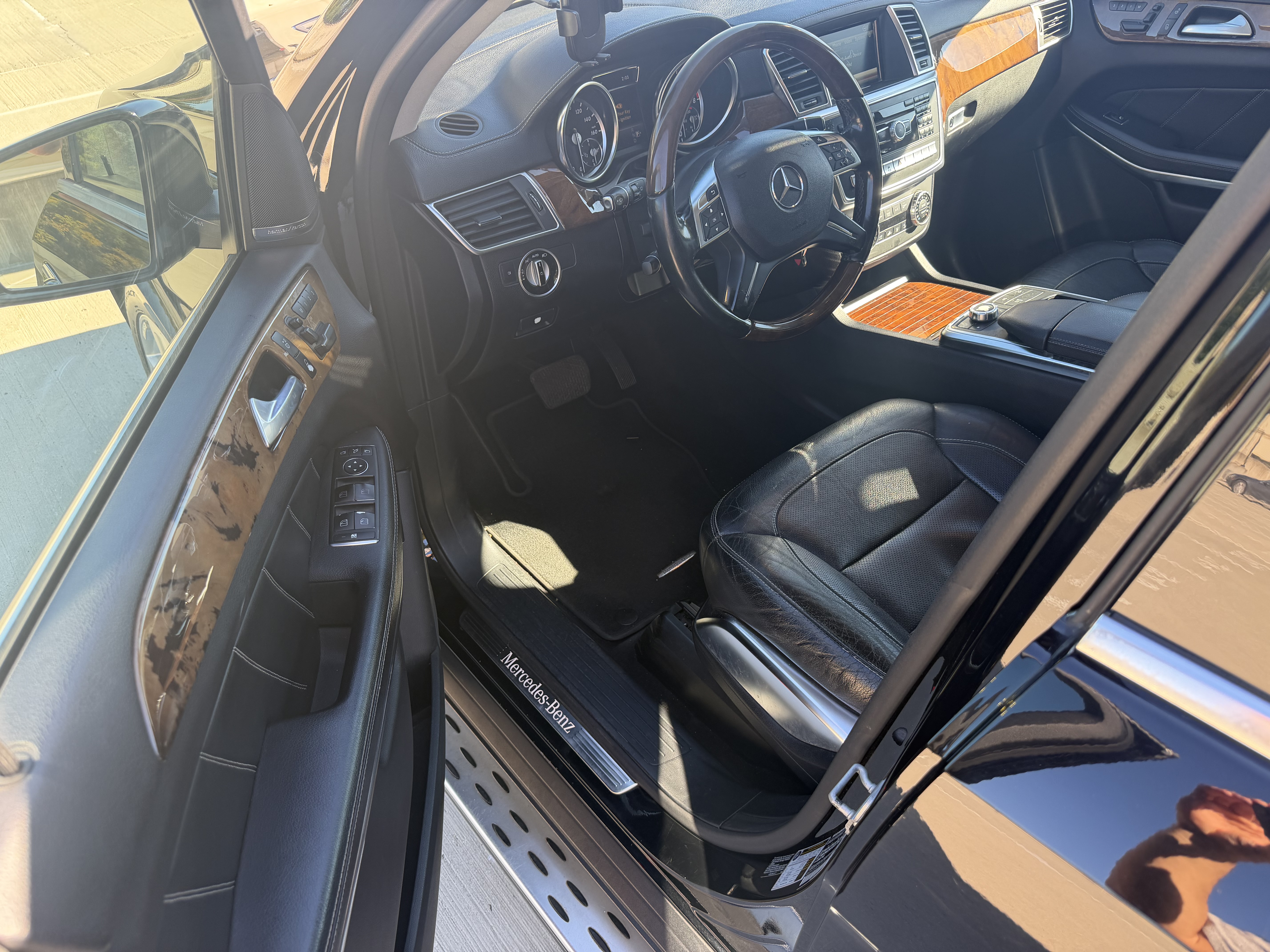 Used 2014 Mercedes-Benz GL 550 4MATIC image 11