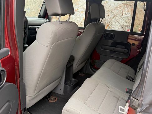 Used 2007 Jeep Wrangler Unlimited Sahara image 16