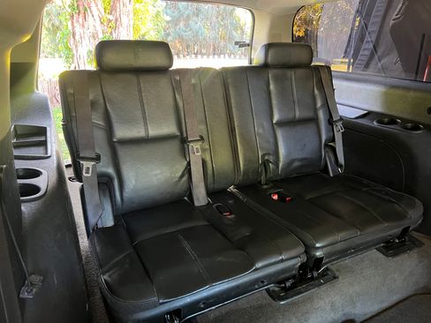 Used 2009 Chevrolet Suburban 2500 LT AWD/4WD image 31