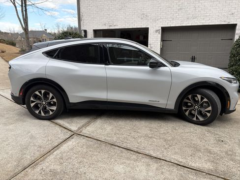Used 2021 Ford Mustang Mach-E Premium image 1