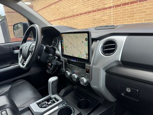 Used 2014 Toyota Tundra SR5 w/ SR5 Upgrade Package image 10