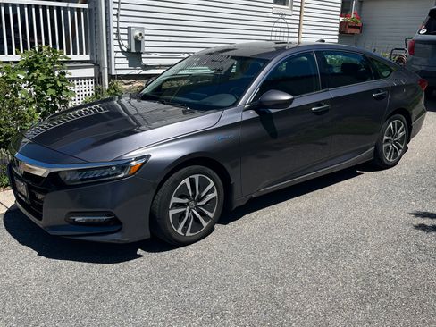 Used 2020 Honda Accord Touring image 1