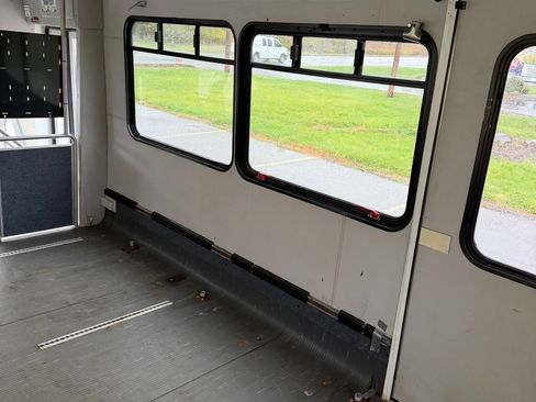 Used 2016 Ford E-450 and Econoline 450 Super Duty w/ Shuttle Bus Prep Package RWD image 4