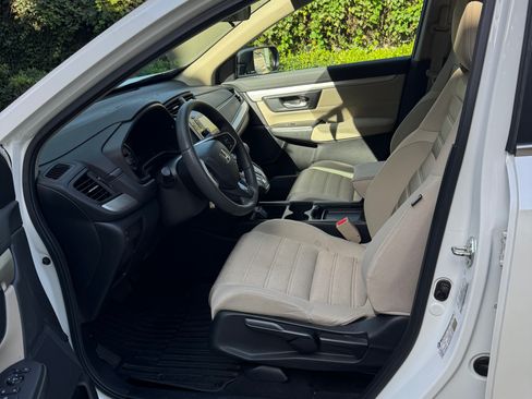 Used 2018 Honda CR-V LX image 6