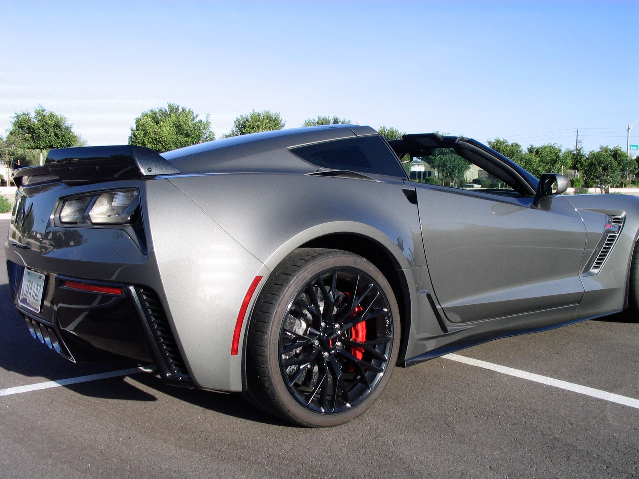 Used 2016 Chevrolet Corvette Z06 w/ 3LZ Preferred Equipment Group RWD image 9
