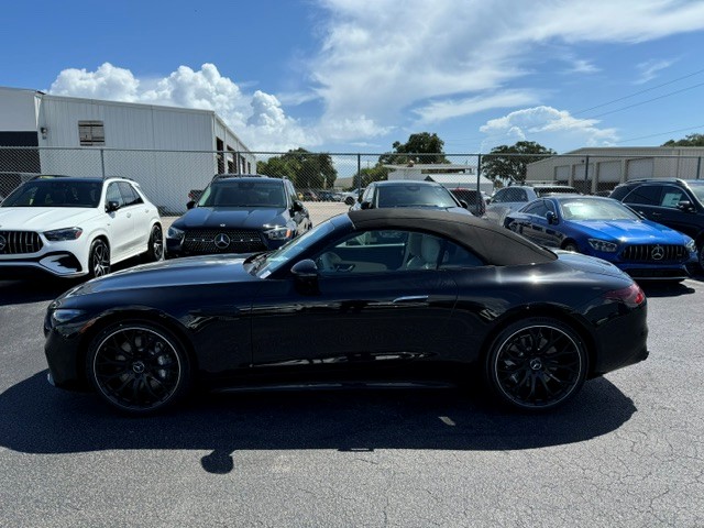 Used 2024 Mercedes-Benz SL 43 AMG image 1