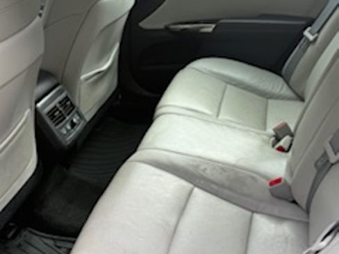 Used 2016 Toyota Avalon Limited image 9