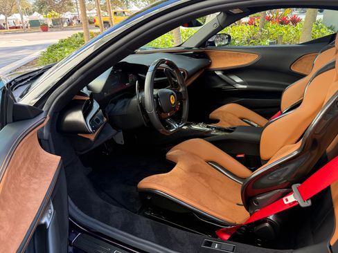 Used 2022 Ferrari SF90 Stradale image 11