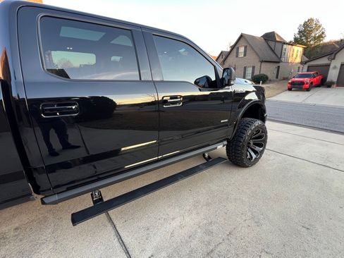 Used 2017 Ford F150 XLT w/ Equipment Group 302A Luxury AWD/4WD image 8