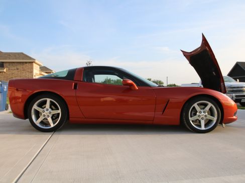 Used 2005 Chevrolet Corvette Coupe w/ Preferred Equipment Group image 15