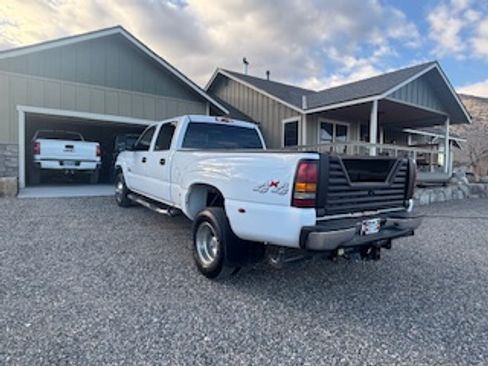 Used 2004 Chevrolet Silverado 3500 4x4 Crew Cab w/ Heavy-Duty Power Package image 4