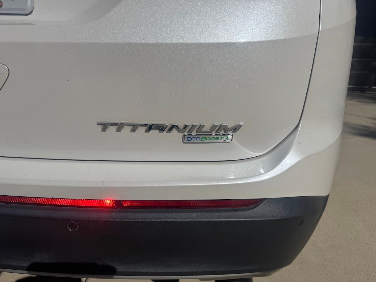 Used 2015 Ford Edge Titanium FWD image 13