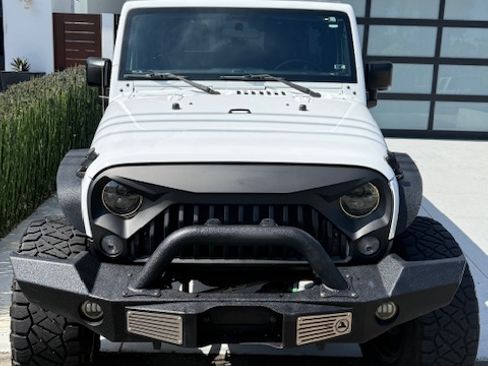 Used 2018 Jeep Wrangler Unlimited Sport w/ Connectivity Group image 5