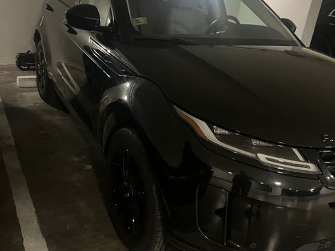 Used 2022 Land Rover Range Rover Evoque SE AWD/4WD image 4
