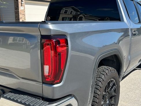 Used 2021 GMC Sierra 1500 2WD Crew Cab w/ Sierra Value Package image 9