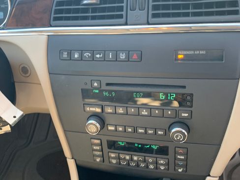 Used 2009 Buick LaCrosse CXL image 22