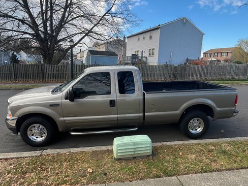 Used 2002 Ford F250 2WD SuperCab Super Duty image 4