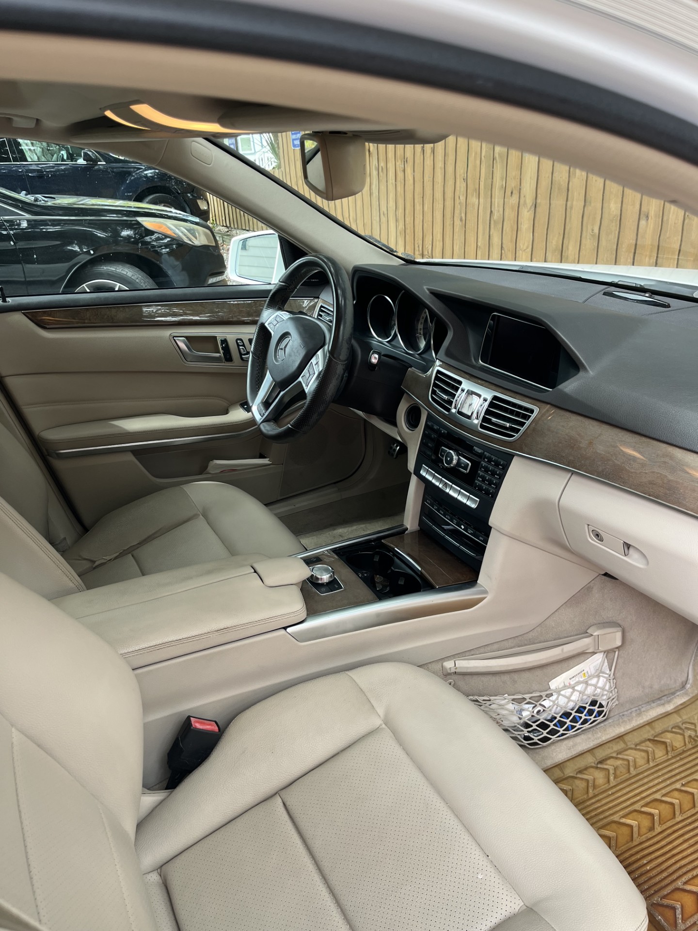 Used 2014 Mercedes-Benz E 350 4MATIC Wagon image 4
