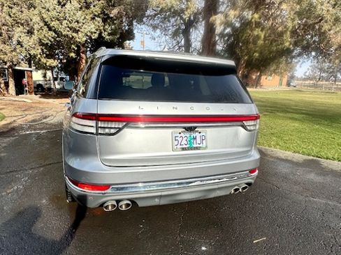 Used 2020 Lincoln Aviator Reserve w/ Elements Package Plus image 4