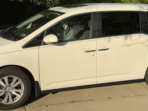 Used 2015 Honda Odyssey EX-L image 2