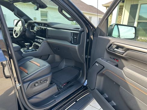 Used 2026 GMC Sierra 1500 AT4 w/ AT4 Premium Package AWD/4WD image 8
