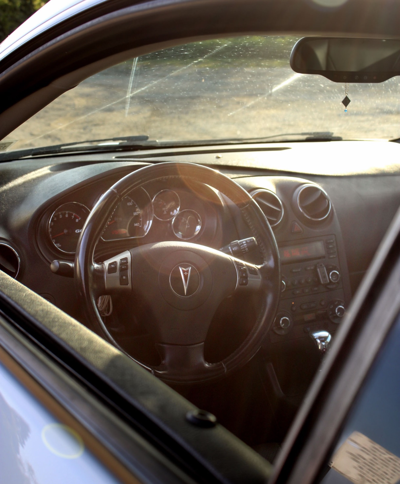 Used 2008 Pontiac G6 GXP w/ Sun And Sound Package FWD image 6