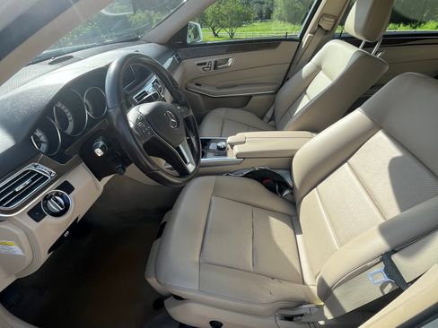 Used 2014 Mercedes-Benz E 250 BlueTEC Sedan image 21