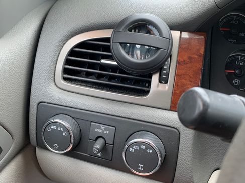 Used 2009 Chevrolet Avalanche LTZ image 20