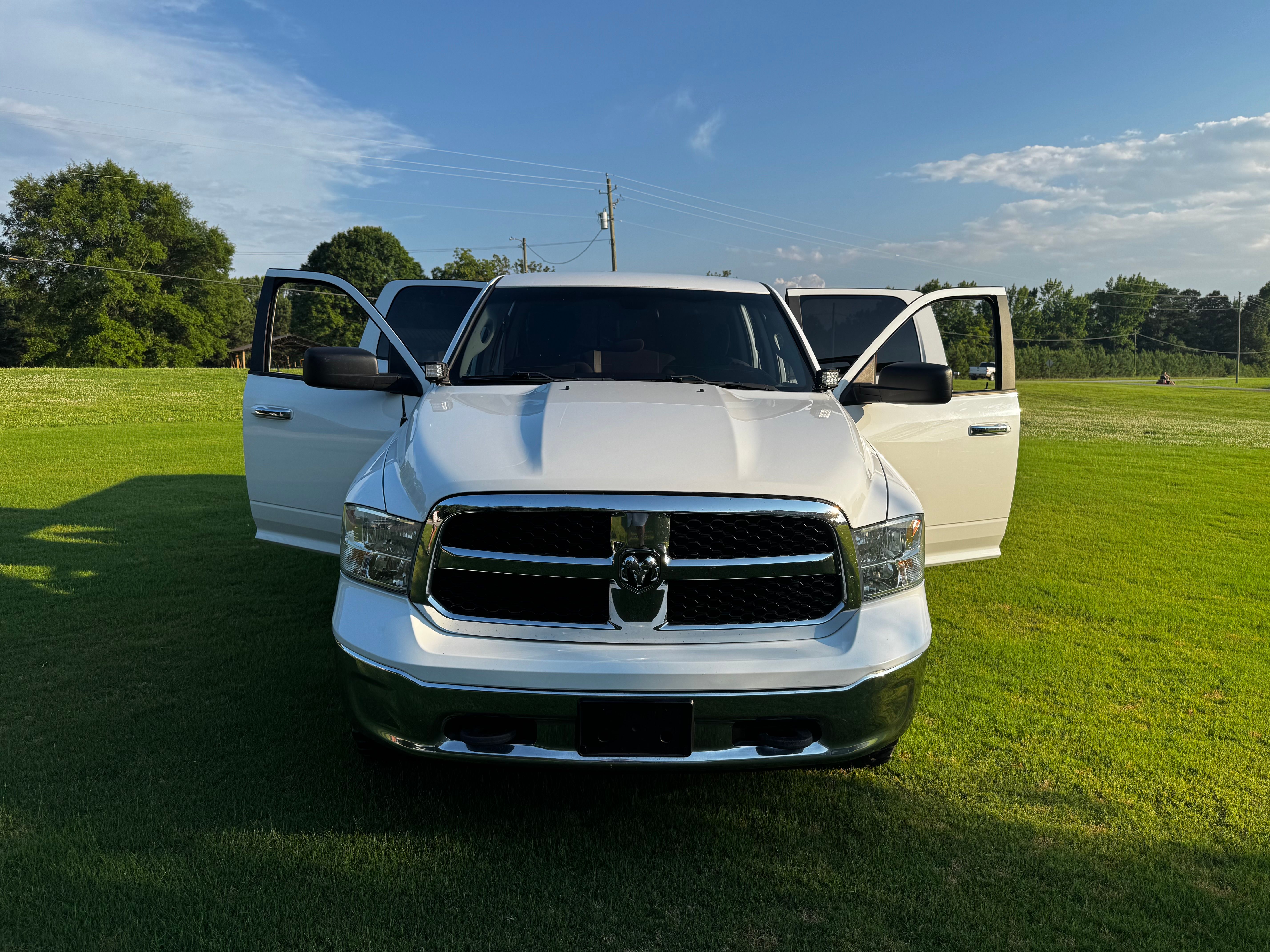 Used 2018 RAM 1500 Classic SLT AWD/4WD image 12