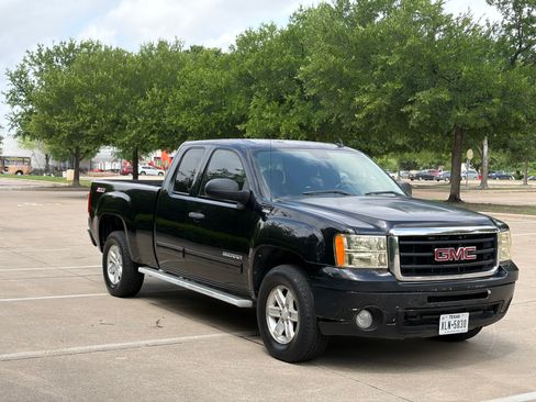 Used 2011 GMC Sierra 1500 SLE w/ Power Tech Package image 4
