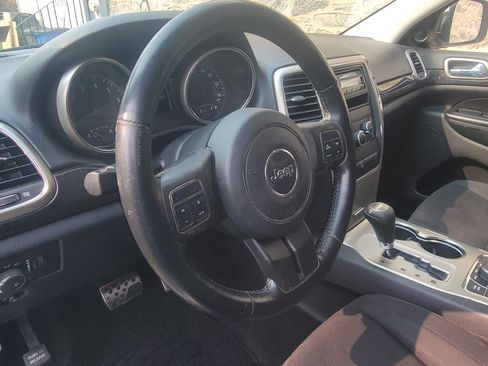 Used 2011 Jeep Grand Cherokee Laredo w/ Trailer Tow Group AWD/4WD image 12