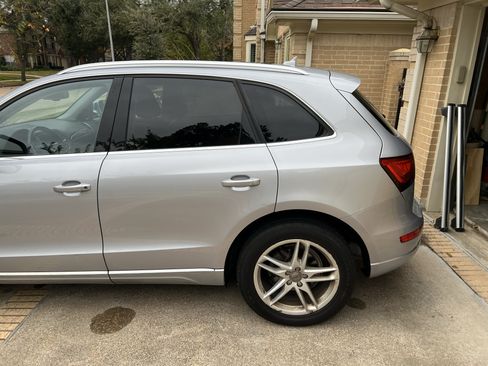 Used 2017 Audi Q5 2.0T Premium Plus w/ Technology Package image 6