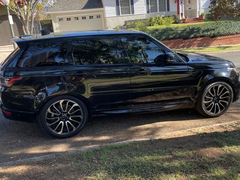 Used 2018 Land Rover Range Rover Sport HSE image 8