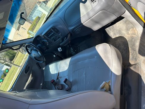 Used 2000 Ford F150 4x4 Regular Cab image 5