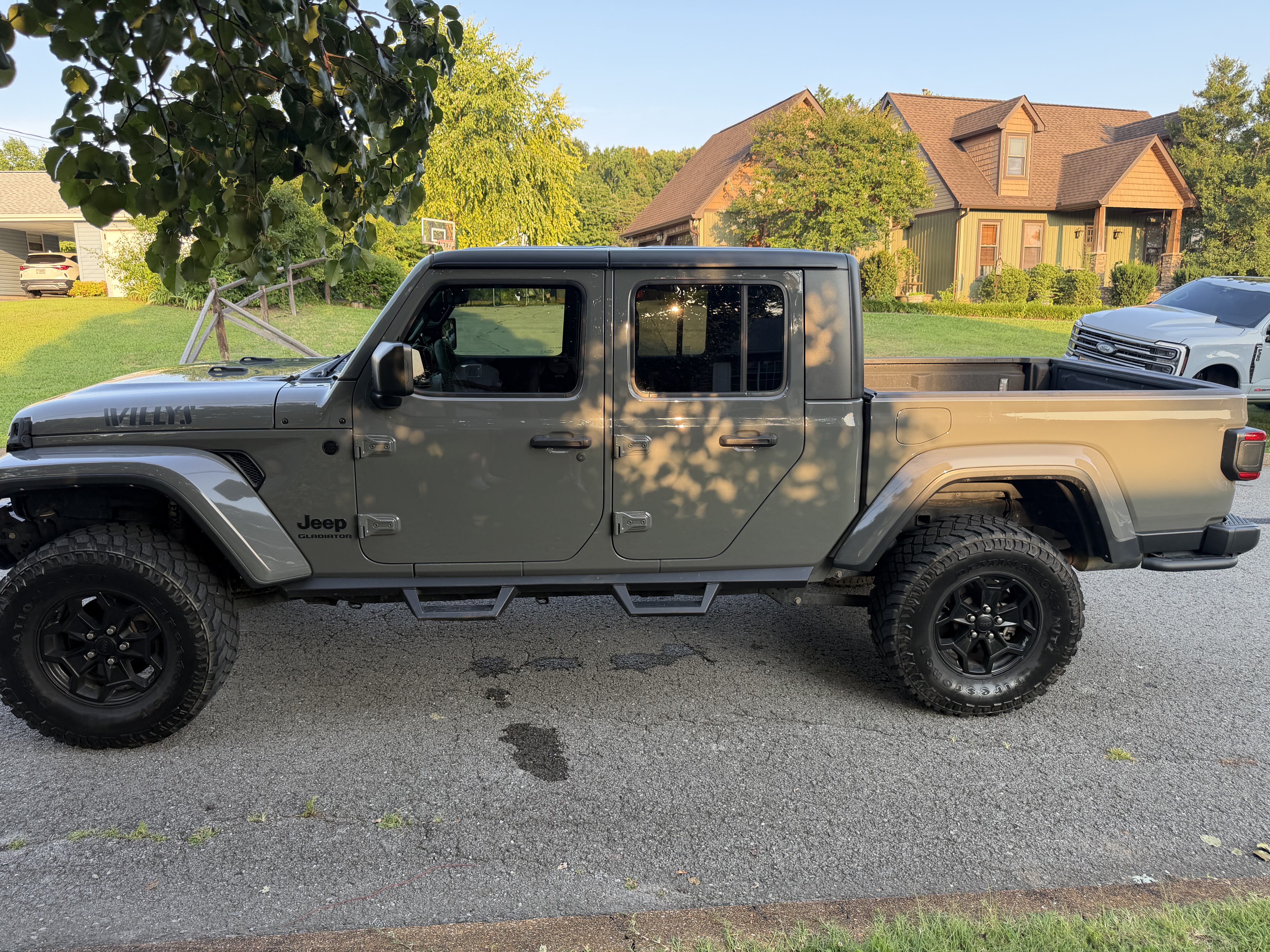 Used 2021 Jeep Gladiator Sport AWD/4WD image 5
