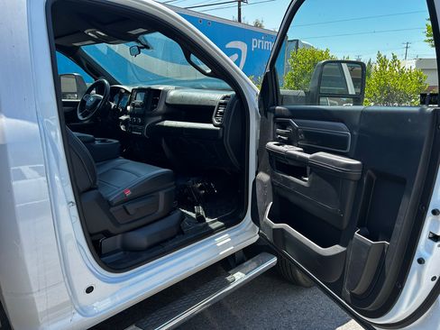 Used 2023 RAM 5500 Tradesman image 12