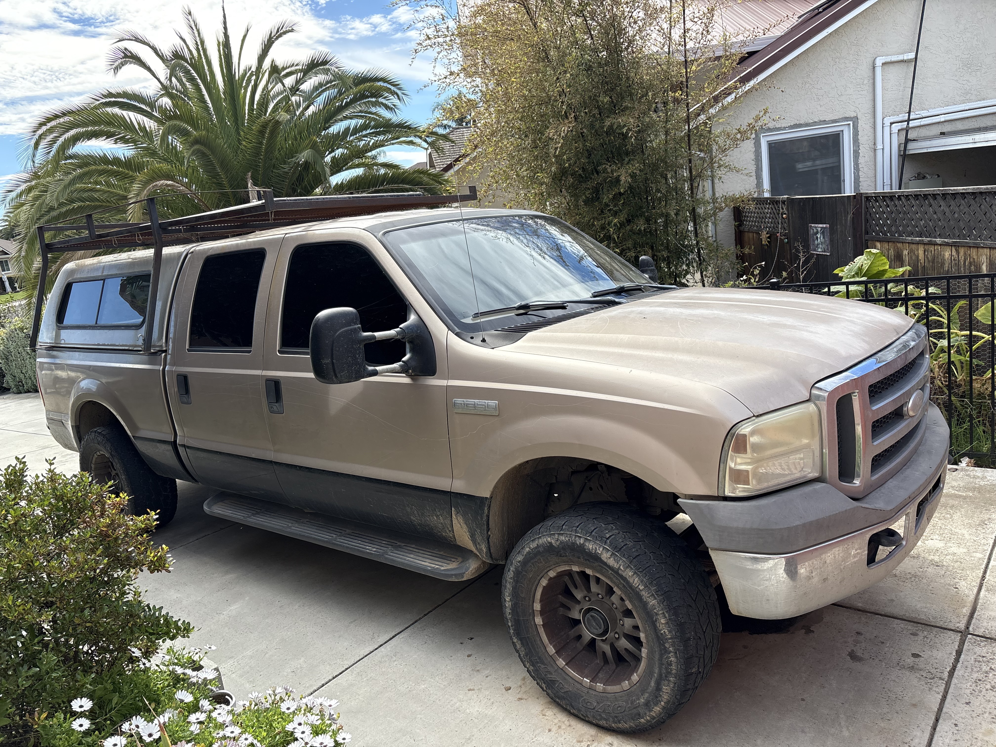 Used 1999 Ford F250 4x4 Crew Cab Super Duty image 1