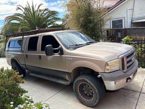 Used 1999 Ford F250 4x4 Crew Cab Super Duty image 1