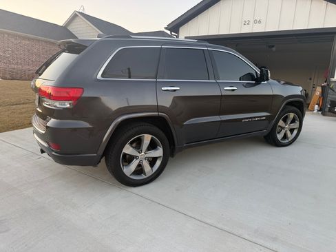 Used 2014 Jeep Grand Cherokee Overland image 2