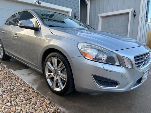 Used 2011 Volvo S60 T6 image 4