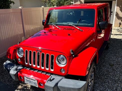 Used 2017 Jeep Wrangler Unlimited Sahara w/ Max Tow Package image 2
