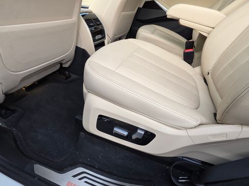 Used 2021 BMW X7 xDrive40i w/ Premium Package image 29